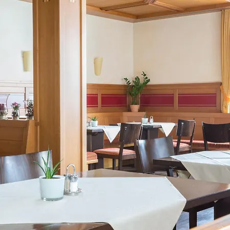 Restaurant Jaegerhaus 3* ميكنبورن