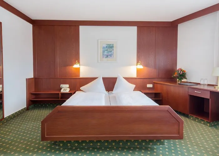 Restaurant Jaegerhaus 3* メッケンベウーレン